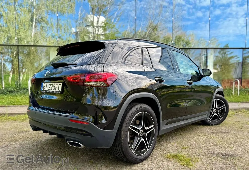 MERCEDES-BENZ GLA 180 AMG Line