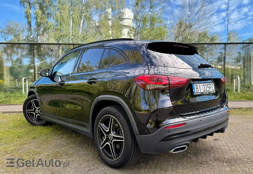 MERCEDES-BENZ GLA 180 AMG Line