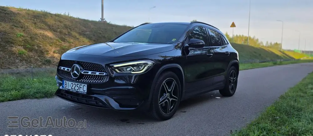 MERCEDES-BENZ GLA 180 AMG Line