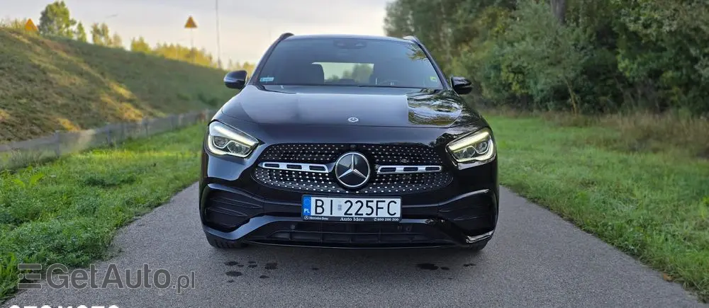 MERCEDES-BENZ GLA 180 AMG Line