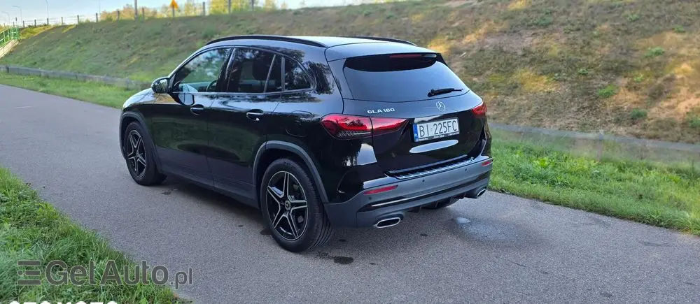 MERCEDES-BENZ GLA 180 AMG Line