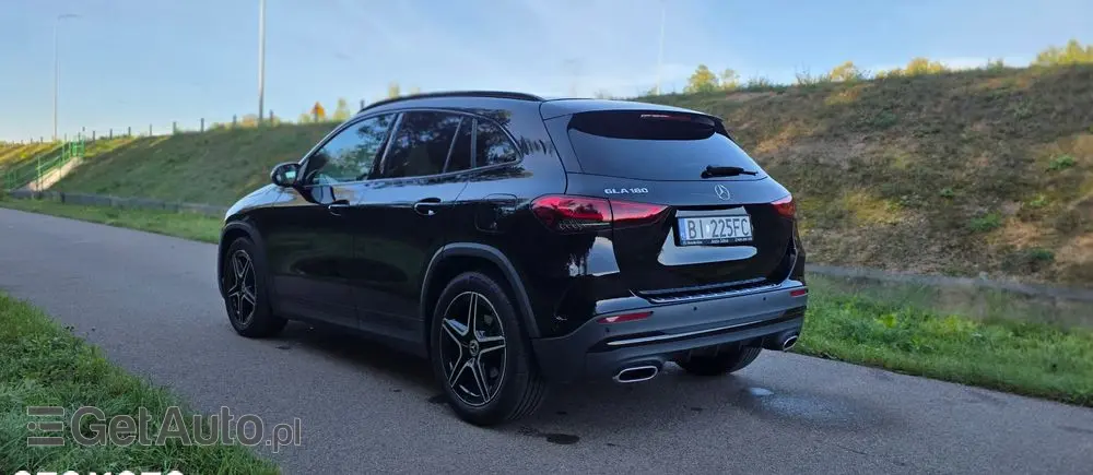 MERCEDES-BENZ GLA 180 AMG Line