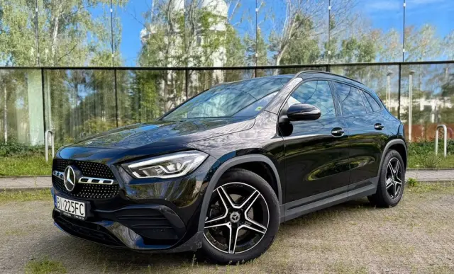 MERCEDES-BENZ GLA 180 AMG Line