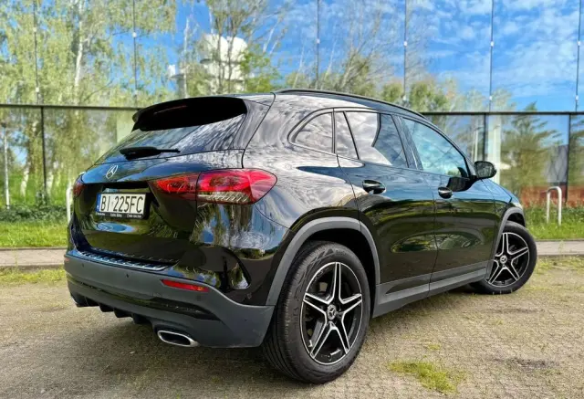 MERCEDES-BENZ GLA 180 AMG Line