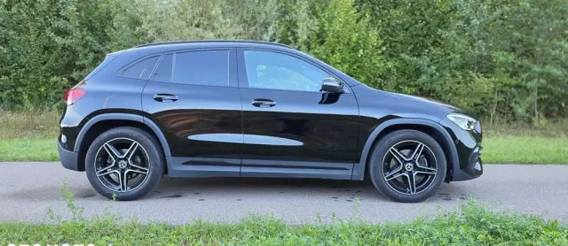 MERCEDES-BENZ GLA 180 AMG Line