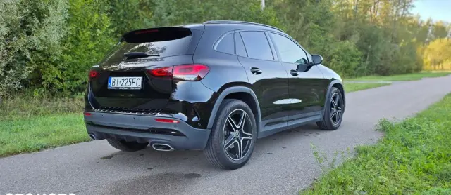 MERCEDES-BENZ GLA 180 AMG Line
