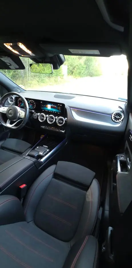 MERCEDES-BENZ GLA 180 AMG Line