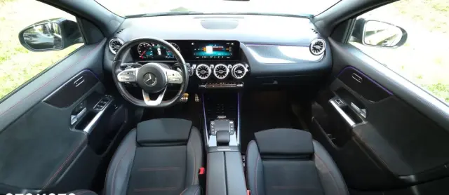 MERCEDES-BENZ GLA 180 AMG Line