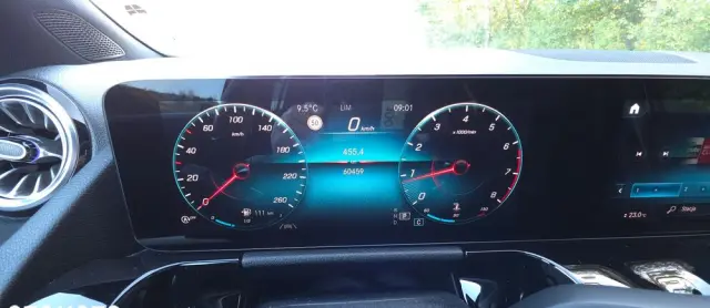 MERCEDES-BENZ GLA 180 AMG Line