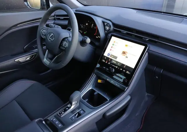 LEXUS LBX 1.5 Hybrid Elegant