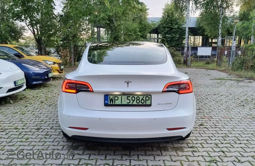 TESLA Model 3 