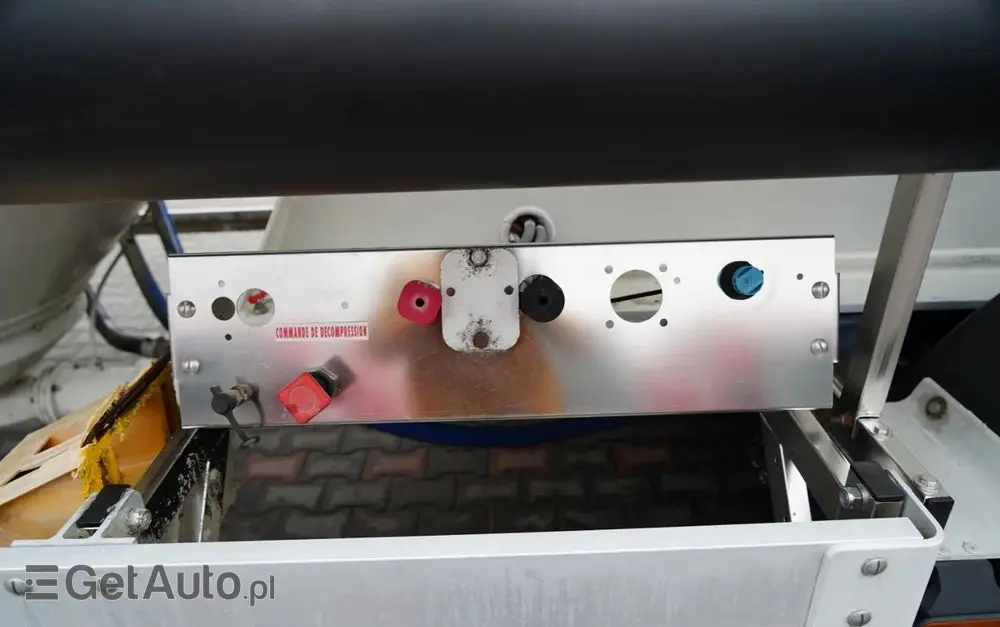 FELDBINDER CEMENTONACZEPA / 2 KOMORY / 37 000 L / SILOS / DO MATERIAŁÓW SYPKICH  / ALUFELGI 