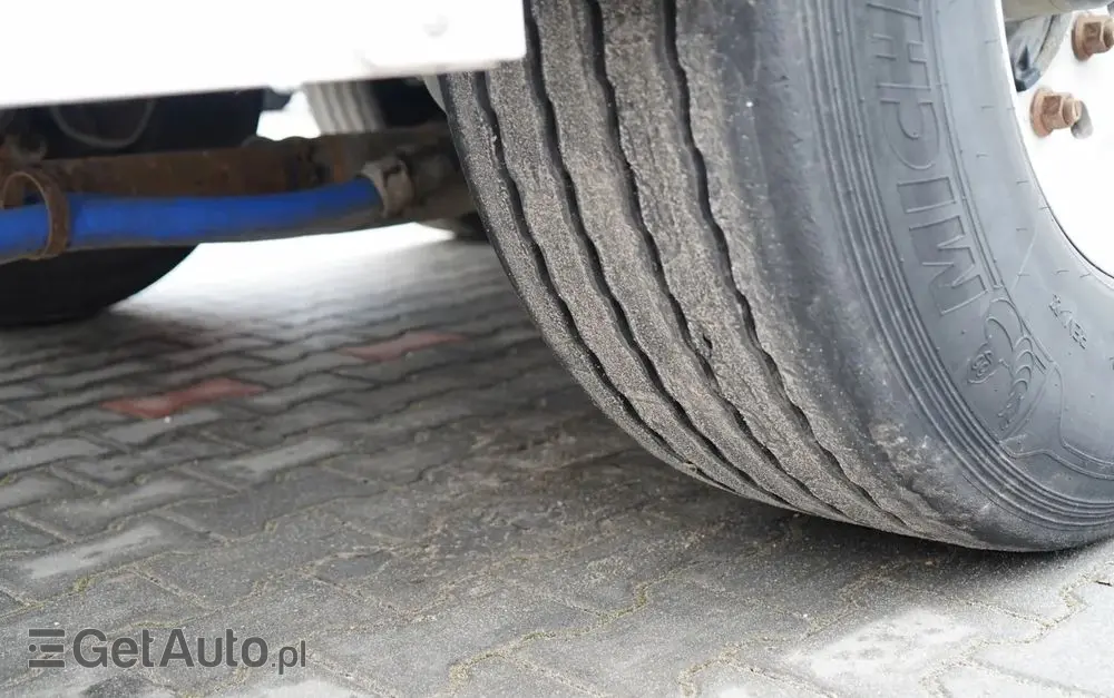 FELDBINDER CEMENTONACZEPA / 2 KOMORY / 37 000 L / SILOS / DO MATERIAŁÓW SYPKICH  / ALUFELGI 