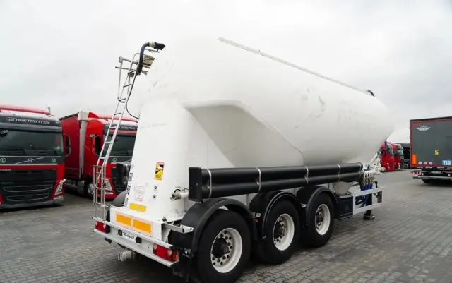 FELDBINDER CEMENTONACZEPA / 2 KOMORY / 37 000 L / SILOS / DO MATERIAŁÓW SYPKICH  / ALUFELGI 