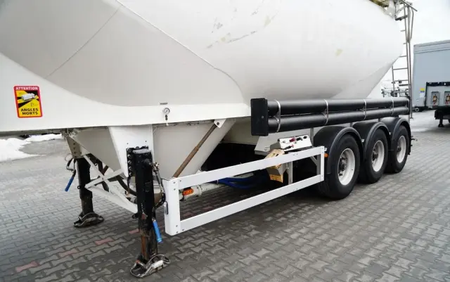 FELDBINDER CEMENTONACZEPA / 2 KOMORY / 37 000 L / SILOS / DO MATERIAŁÓW SYPKICH  / ALUFELGI 
