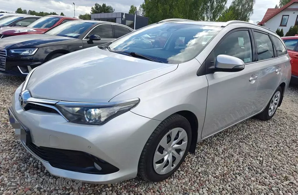 TOYOTA Auris 