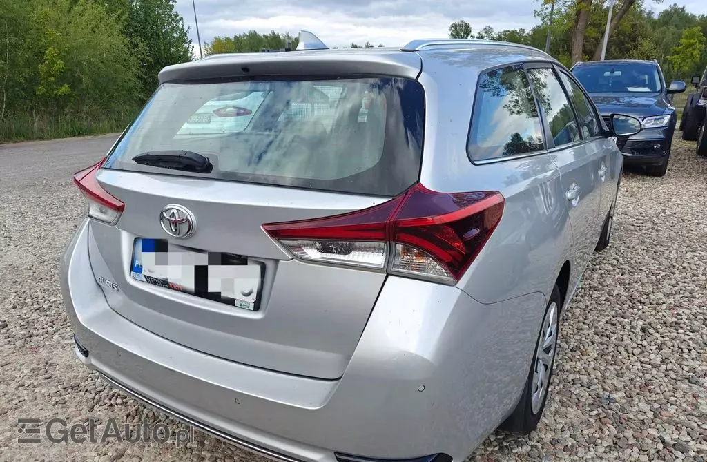 TOYOTA Auris 
