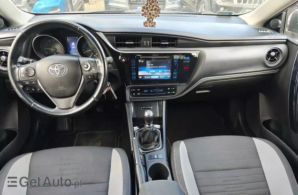TOYOTA Auris 