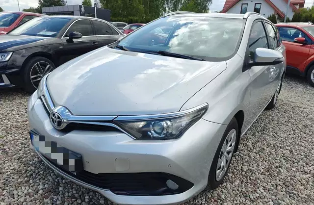 TOYOTA Auris 