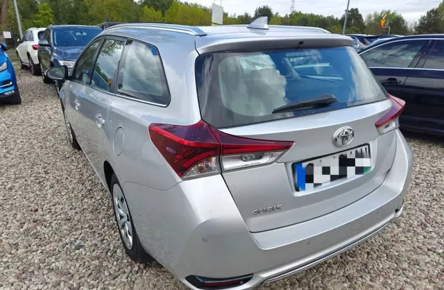 TOYOTA Auris 