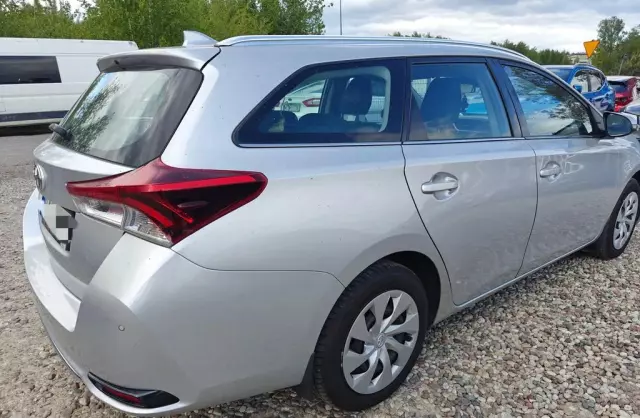 TOYOTA Auris 