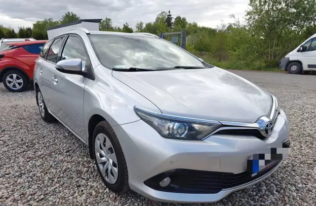 TOYOTA Auris 