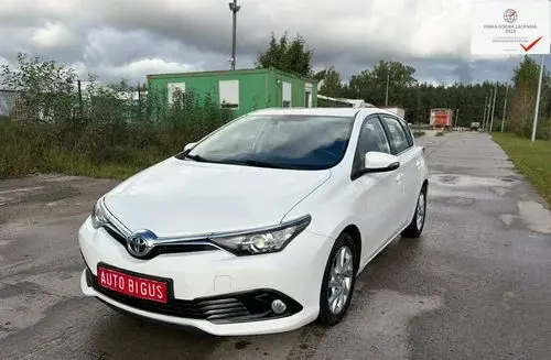 TOYOTA Auris 