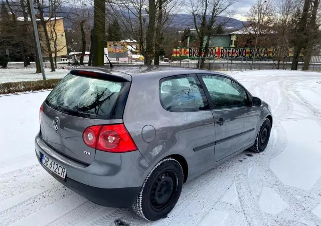 VOLKSWAGEN Golf 1.9 TDI Trendline DSG