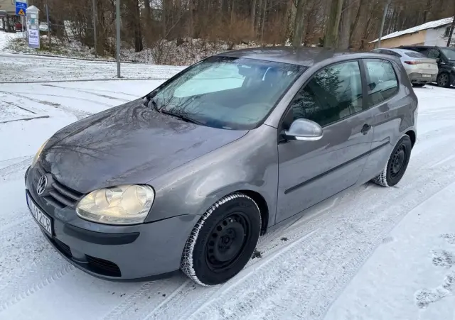 VOLKSWAGEN Golf 1.9 TDI Trendline DSG