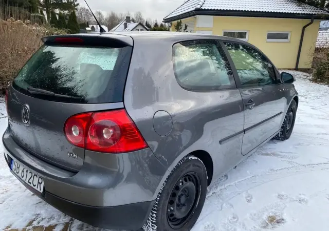 VOLKSWAGEN Golf 1.9 TDI Trendline DSG