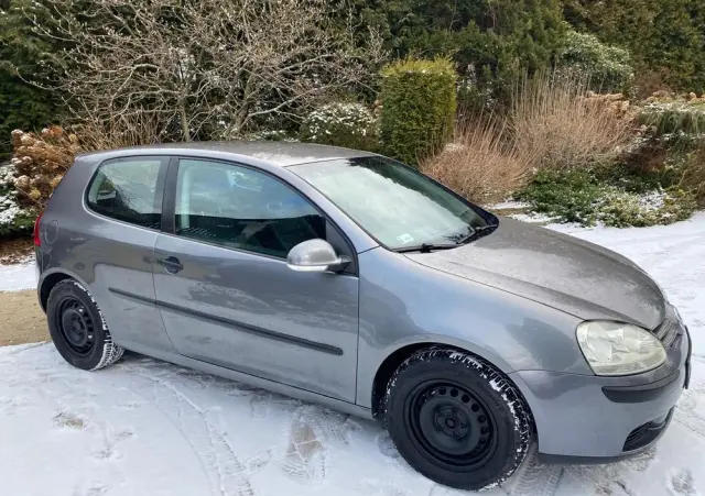 VOLKSWAGEN Golf 1.9 TDI Trendline DSG