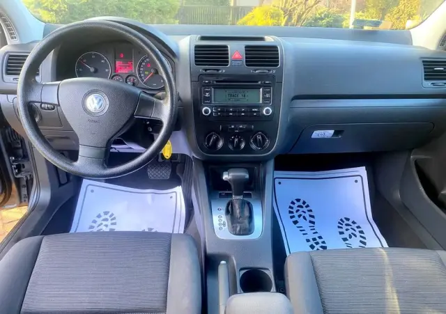 VOLKSWAGEN Golf 1.9 TDI Trendline DSG