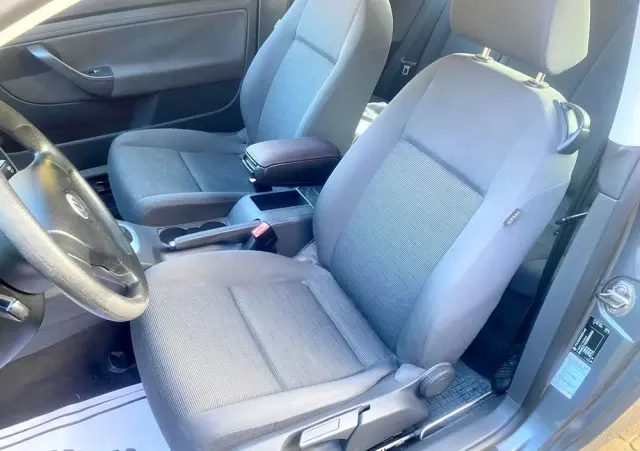 VOLKSWAGEN Golf 1.9 TDI Trendline DSG