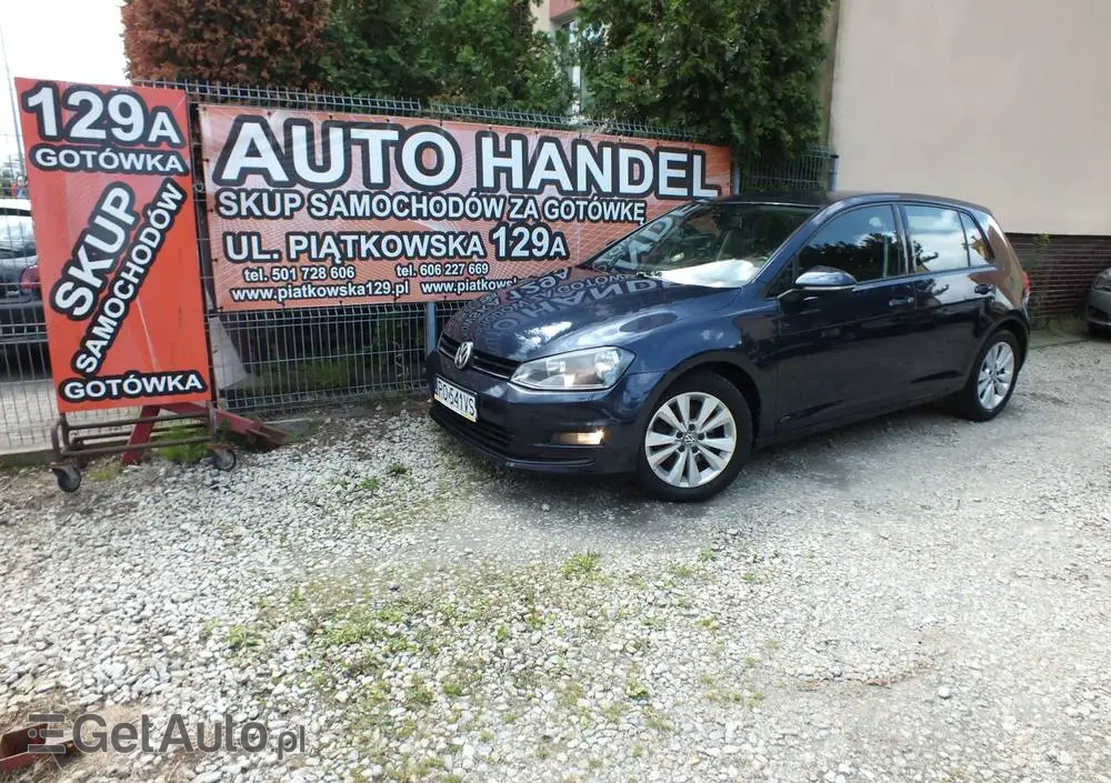 VOLKSWAGEN Golf 