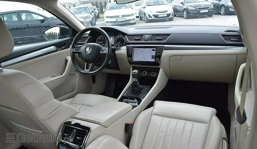 SKODA Superb 