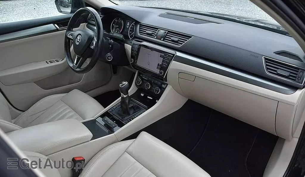 SKODA Superb 