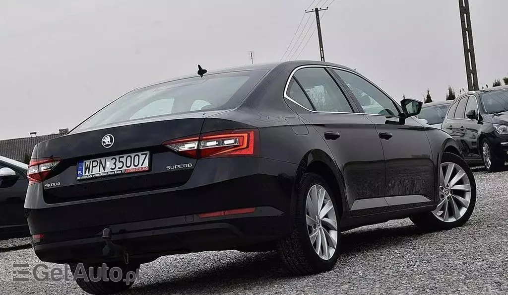 SKODA Superb 
