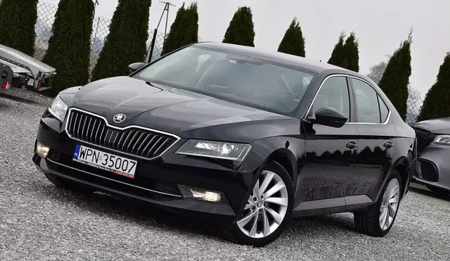 SKODA Superb 