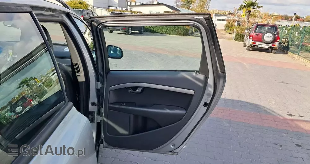 VOLVO V70 2.0 Momentum