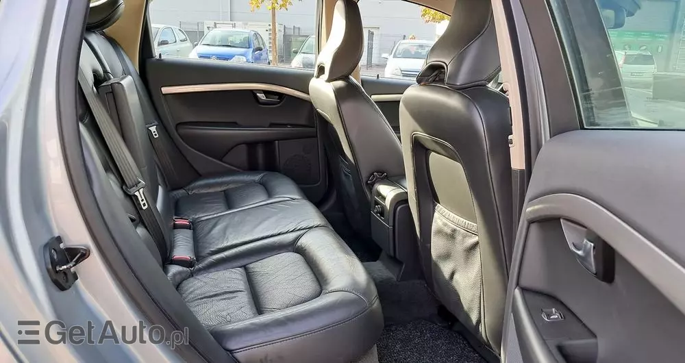 VOLVO V70 2.0 Momentum