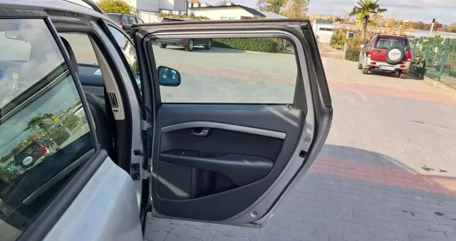 VOLVO V70 2.0 Momentum