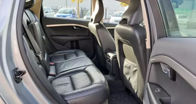 VOLVO V70 2.0 Momentum