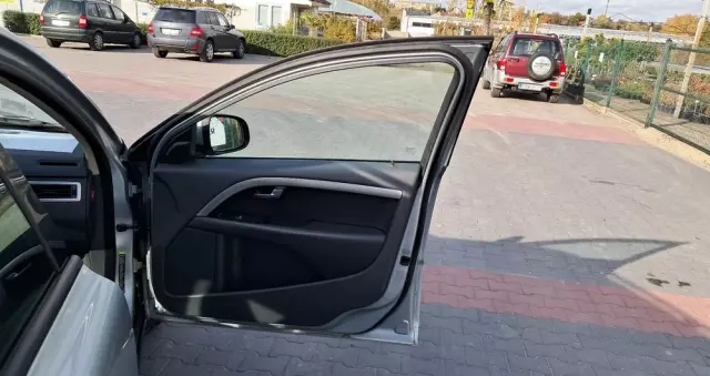 VOLVO V70 2.0 Momentum