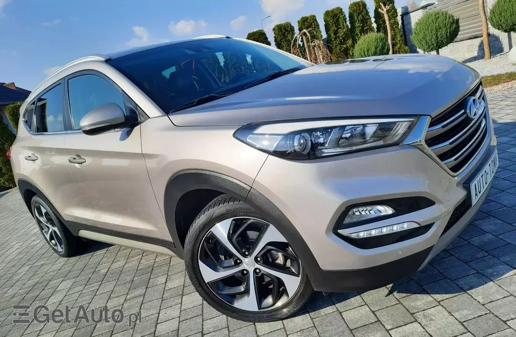 HYUNDAI Tucson 