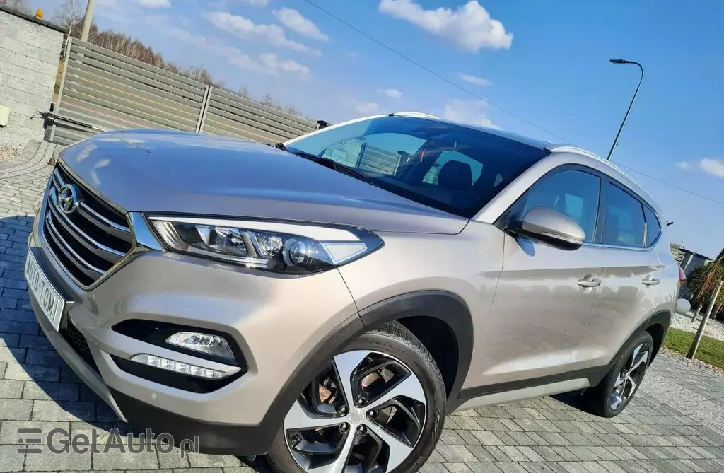 HYUNDAI Tucson 