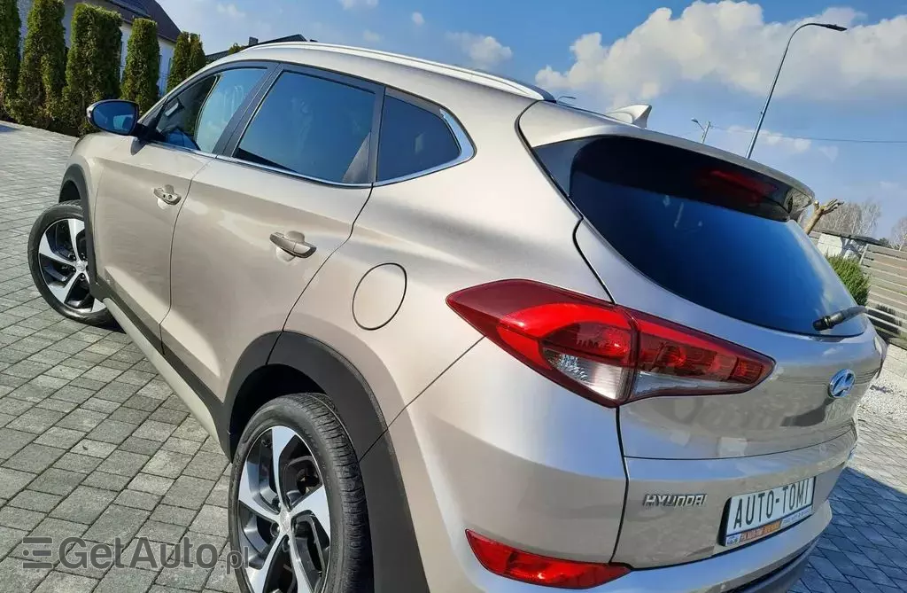 HYUNDAI Tucson 