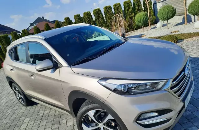 HYUNDAI Tucson 