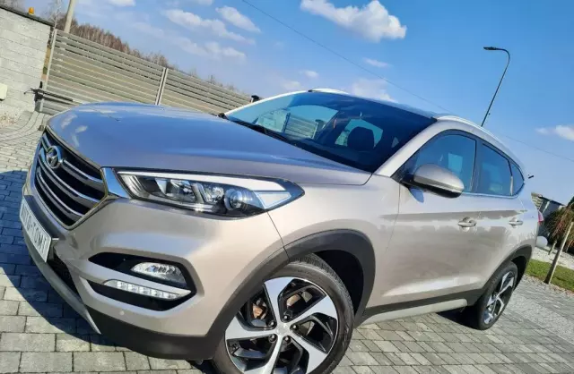 HYUNDAI Tucson 