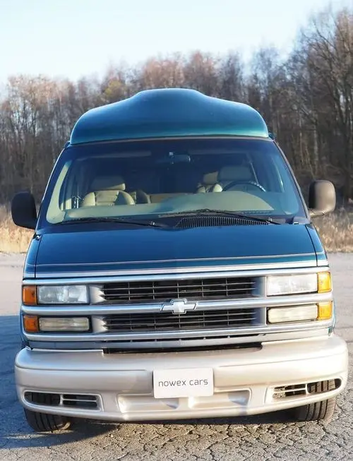GMC Savana 