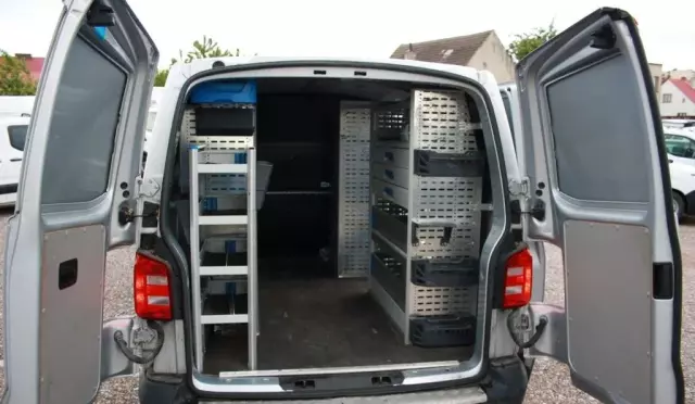 VOLKSWAGEN TRANSPORTER 